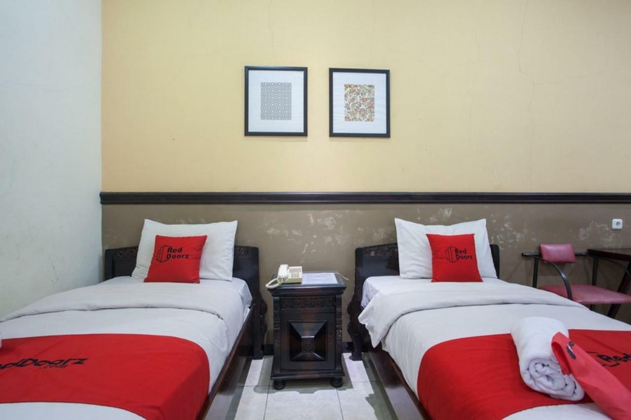 เรดดอร์ซ แอท อูริป ซูโมฮาร์โช Hotel สุราบายา ภายนอก รูปภาพ